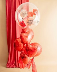 valentine's day balloon bouquet